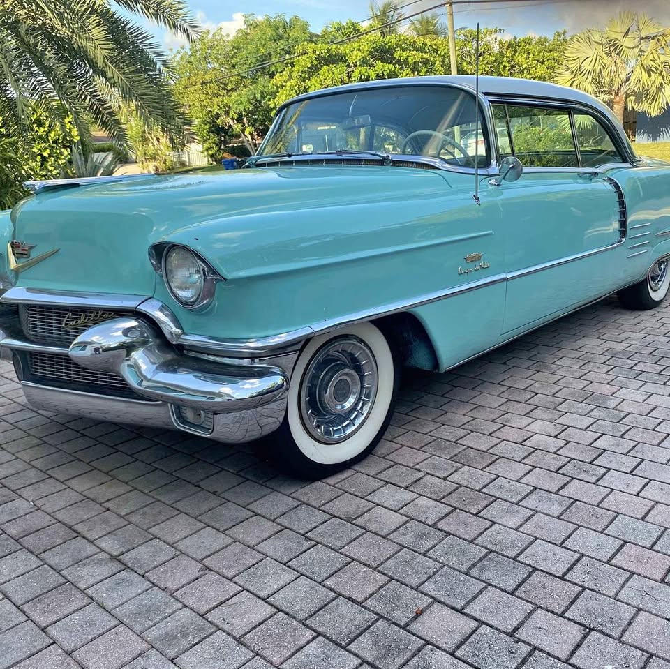 Cadillac Coupe Deville 1956